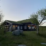 Bjornebuhytten, Geilo, 13 Sengeplasser Med Privat Jacuzzi Og El-bil-lading * Geilo