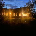 Bjornebuhytten, Geilo, 13 Sengeplasser Med Privat Jacuzzi Og El-bil-lading