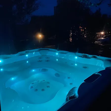 Bjornebuhytten, Geilo, 13 Sengeplasser Med Privat Jacuzzi Og El-bil-lading Holiday home