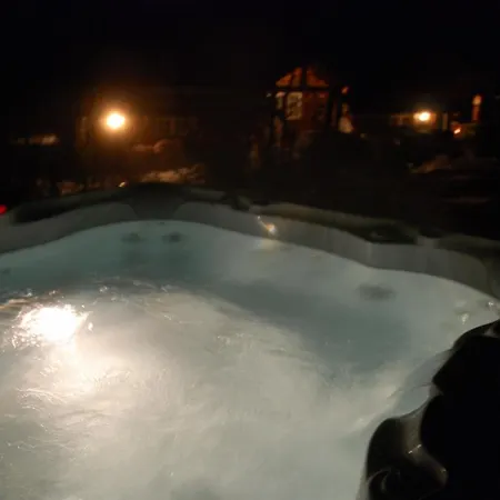 Bjornebuhytten, Geilo, 13 Sengeplasser Med Privat Jacuzzi Og El-bil-lading