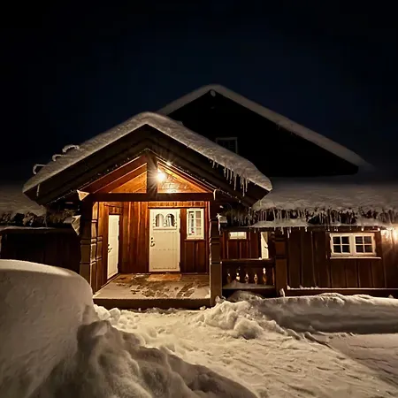 Bjornebuhytten, Geilo, 13 Sengeplasser Med Privat Jacuzzi Og El-bil-lading Geilo