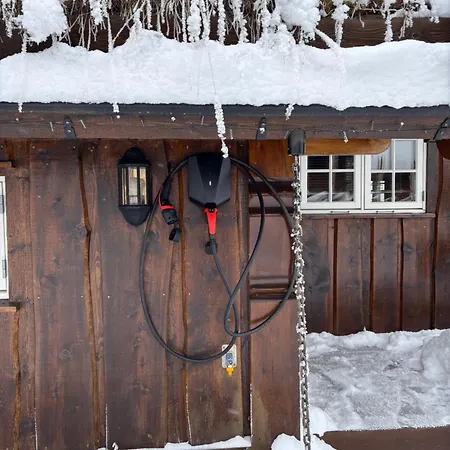 Bjornebuhytten, Geilo, 13 Sengeplasser Med Privat Jacuzzi Og El-bil-lading