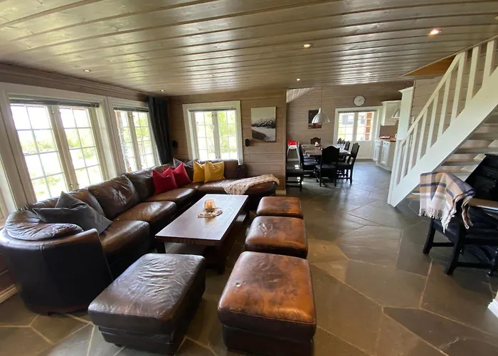 Bjornebuhytten, Geilo, 13 Sengeplasser Med Privat Jacuzzi Og El-bil-lading *