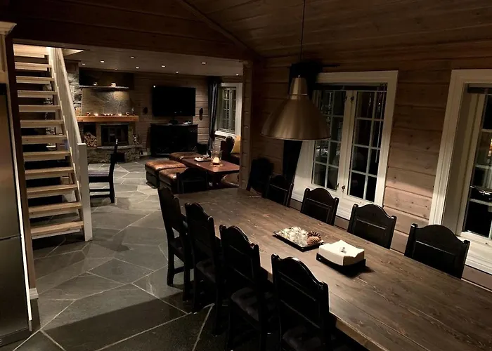 Bjornebuhytten, Geilo, 13 Sengeplasser Med Privat Jacuzzi Og El-bil-lading *