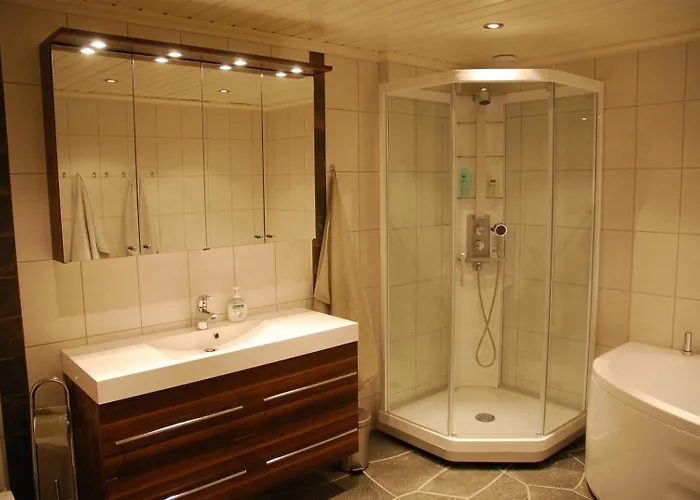 Semesterbostad Bjornebuhytten, Geilo, 13 Sengeplasser Med Privat Jacuzzi Og El-bil-lading *