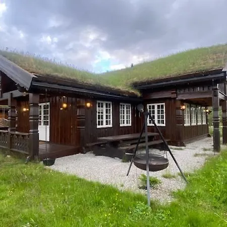 Bjornebuhytten, Geilo, 13 Sengeplasser Med Privat Jacuzzi Og El-bil-lading Geilo