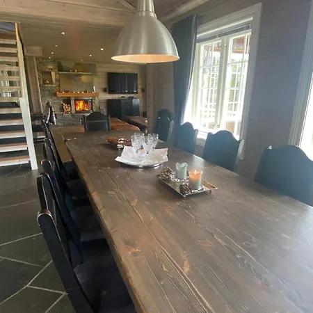 Bjornebuhytten, Geilo, 13 Sengeplasser Med Privat Jacuzzi Og El-bil-lading *