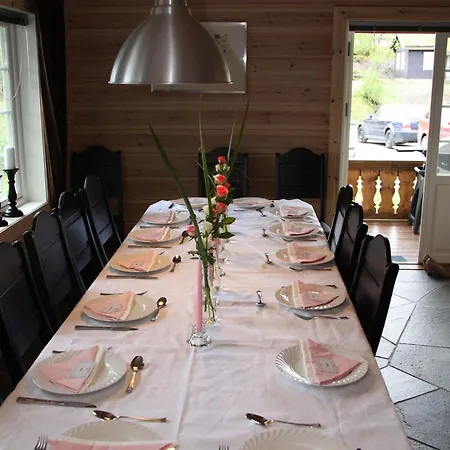 Bjornebuhytten, Geilo, 13 Sengeplasser Med Privat Jacuzzi Og El-bil-lading