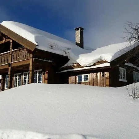 Casa vacanze Bjornebuhytten, Geilo, 13 Sengeplasser Med Privat Jacuzzi Og El-bil-lading *
